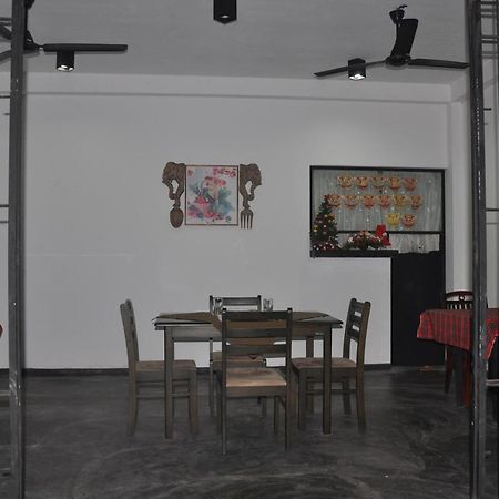 The Fence Bed & Breakfast Bentota Exterior photo