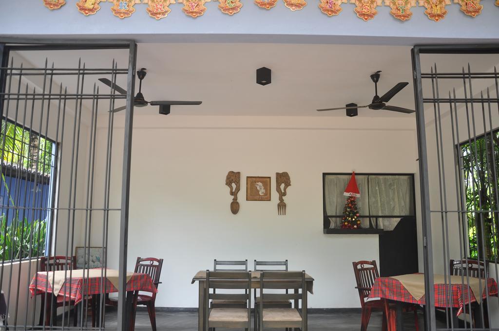 The Fence Bed & Breakfast Bentota Exterior photo