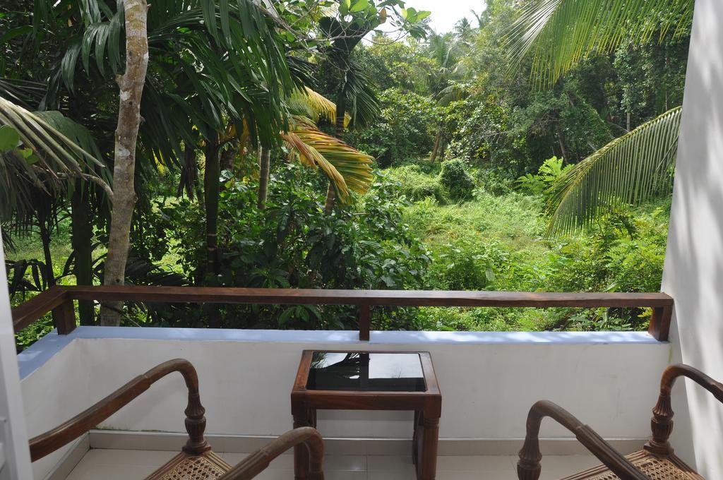The Fence Bed & Breakfast Bentota Exterior photo