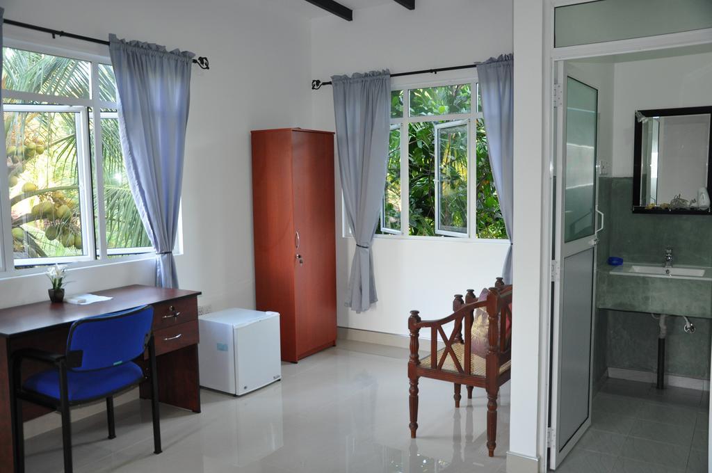 The Fence Bed & Breakfast Bentota Exterior photo