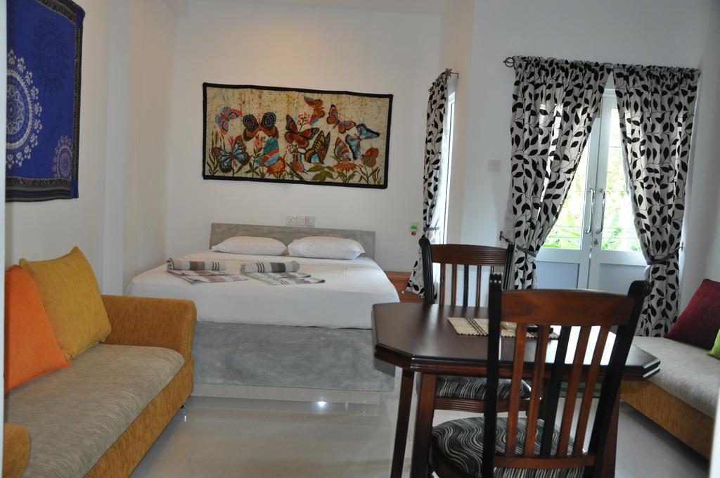 The Fence Bed & Breakfast Bentota Exterior photo