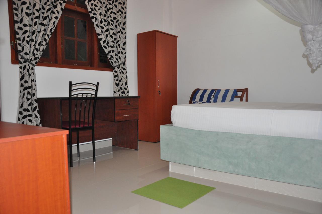 The Fence Bed & Breakfast Bentota Exterior photo
